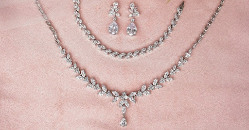 Choosing Timeless Jewelry for Bridal Parties