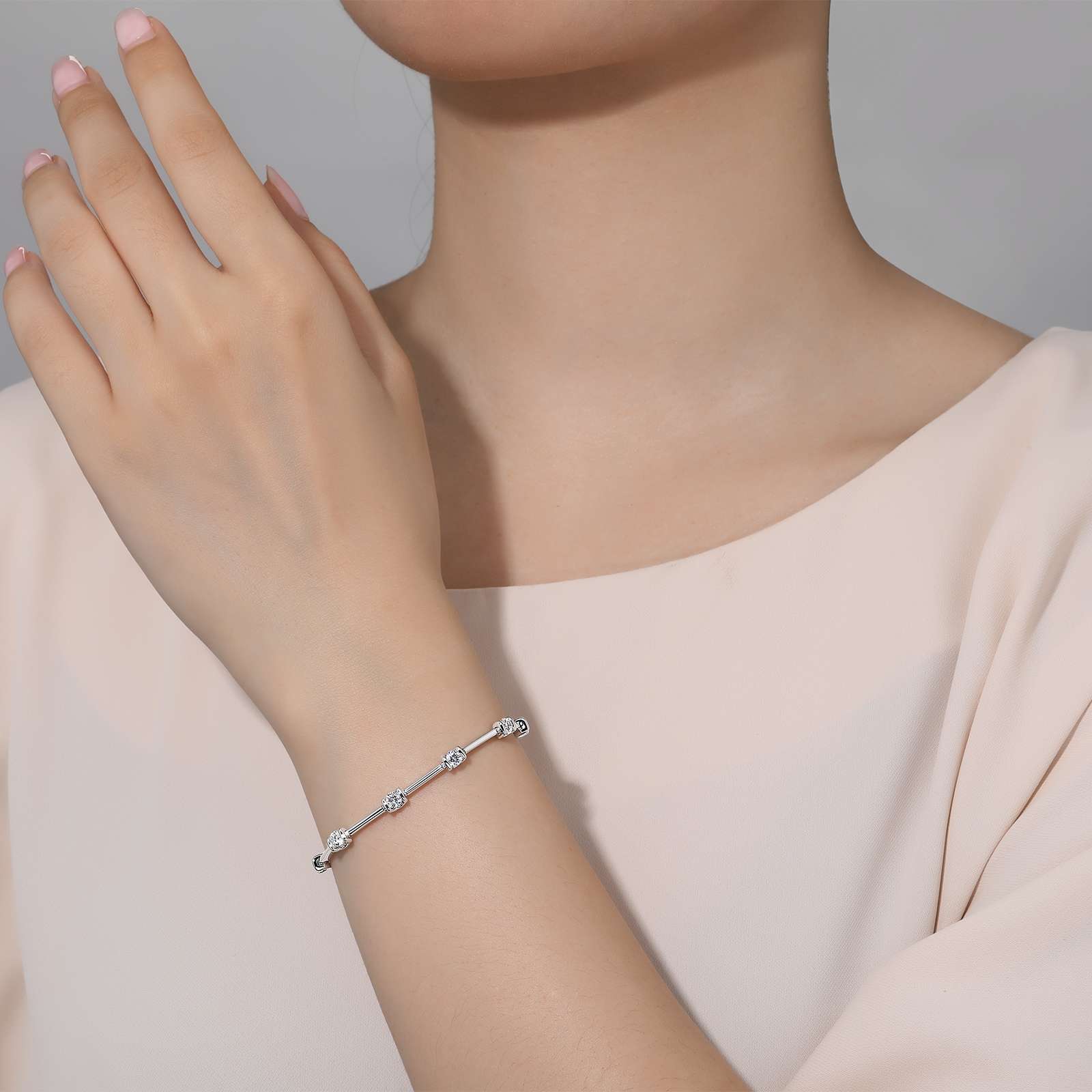 2.04 CTW Semi-Bezel Link Bracelet