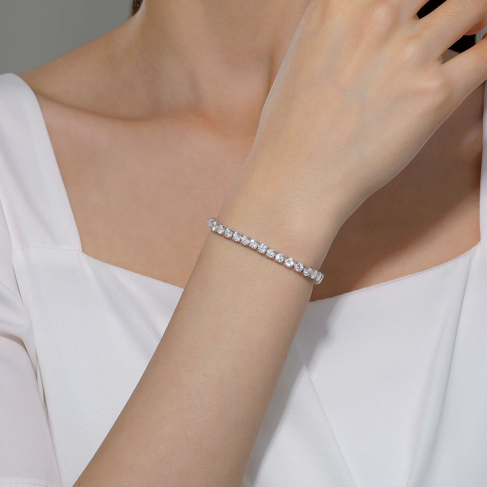 11 CTW Alternating Tennis Bracelet